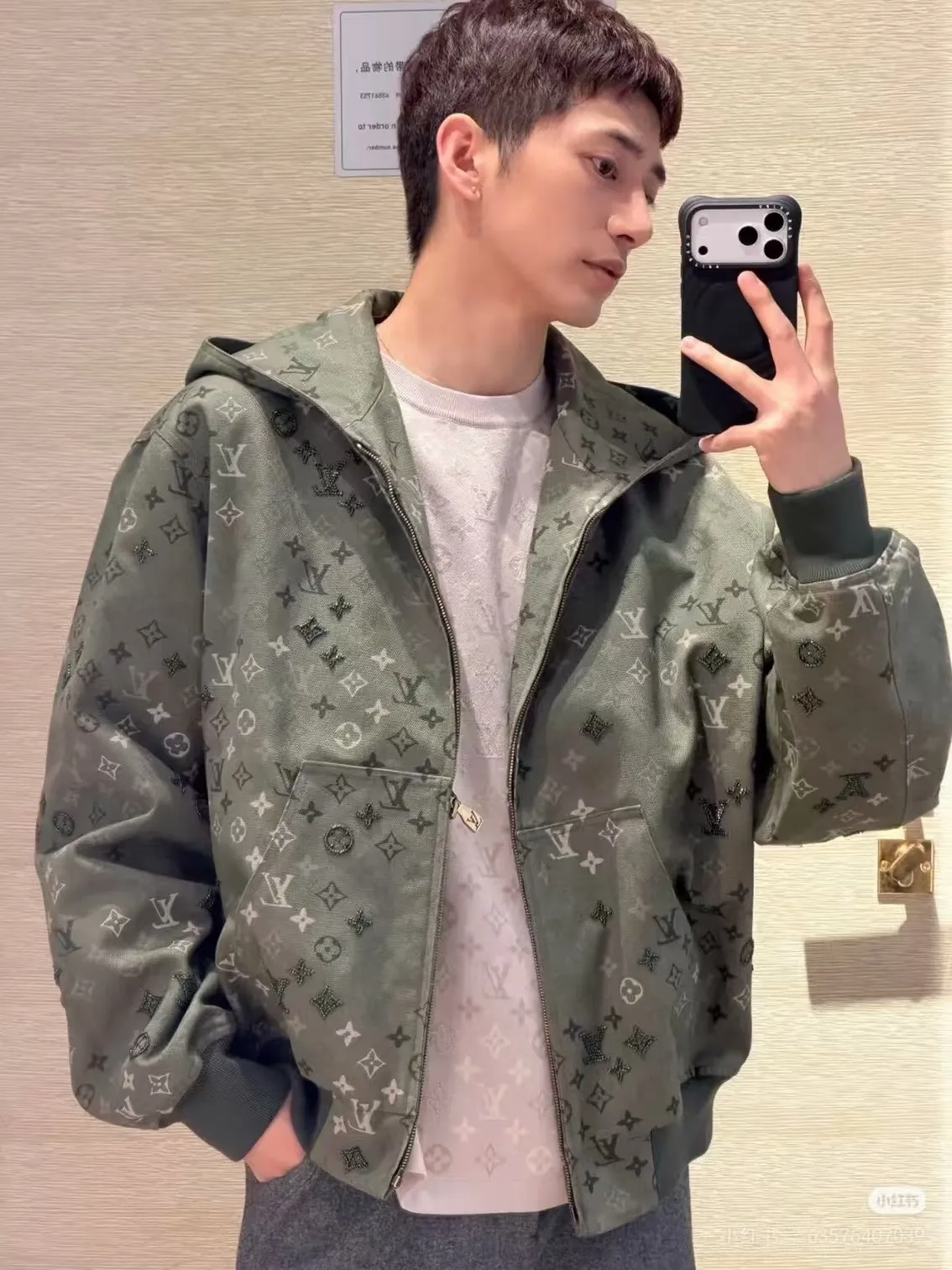 Louis Vuitton/Louis Vuitton Presbyopia printed army green zipper hooded jacket